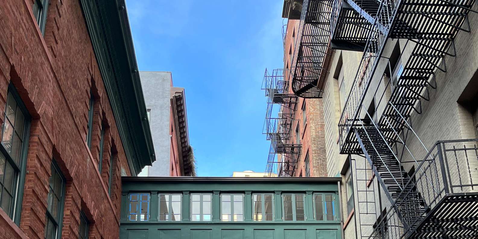 소피아 (@sophia__movies) • Instagram photos and videos, image size:1585x792