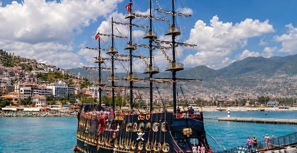 Alanya: Last King Pirate Boat with Free Drinks & Alcohol