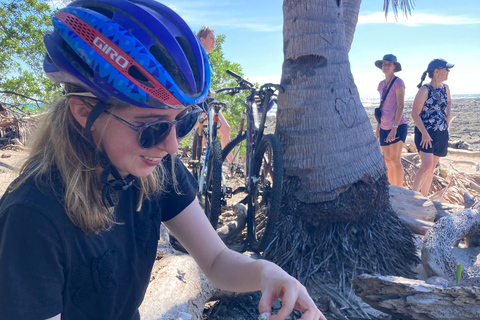 Passeio de bicicleta de montanha pela selva e mergulho na cascataPasseio de bicicleta de montanha pela selva e mergulho na cachoeira