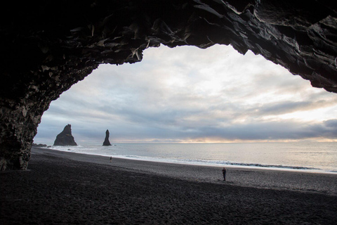 Island: Südküste, Gletscherwanderung & Nordlichter Tour