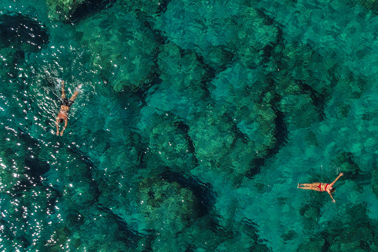 Båtutflykt till Anthony Quinn&#039;s Bay (mat och dryck ingår)Biljetter till segelbåt + Transfer Kiotari, Gennadi, Fanes