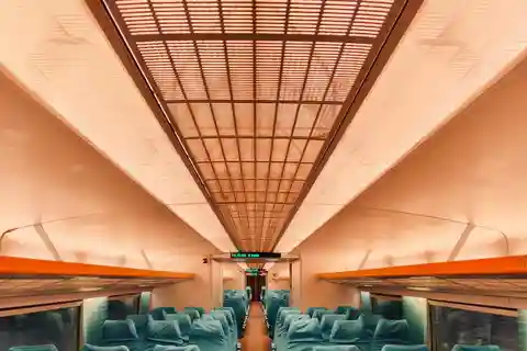 Shanghai : excursion privée d'une journée en train Maglev et Disneyland