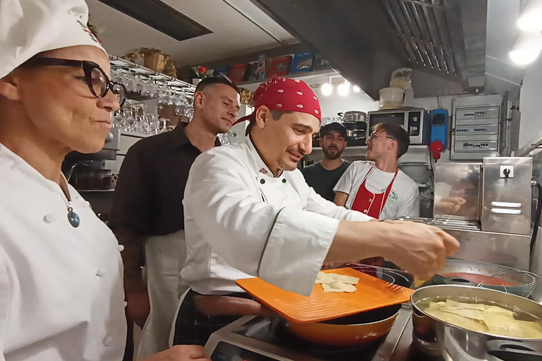 佛罗伦萨：意面制作课程，含晚餐、葡萄酒和... 唱歌！佛罗伦萨：意面制作课程，含晚餐、葡萄酒...还有歌唱！