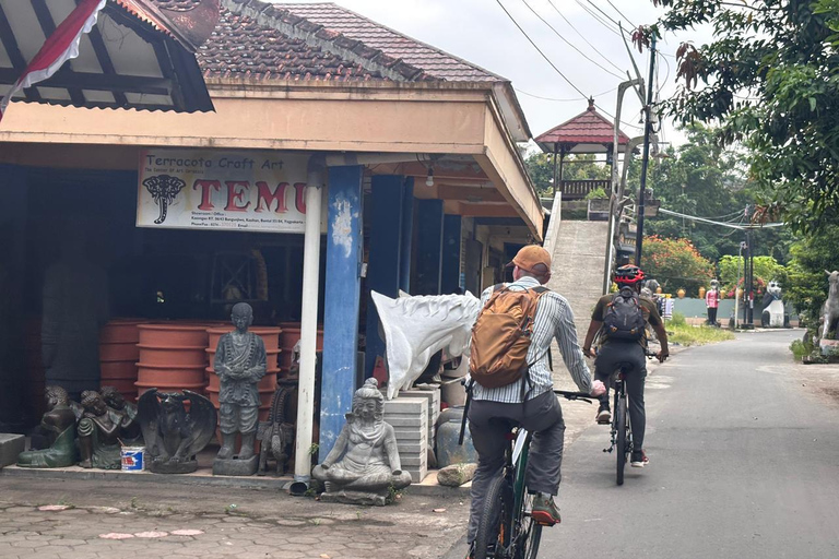 Yogyakarta: Bike Tour, Pottery, Ricefield, Museum With Lunch Bike, Pottery Class, Rice fields, Museum (No Lunch)
