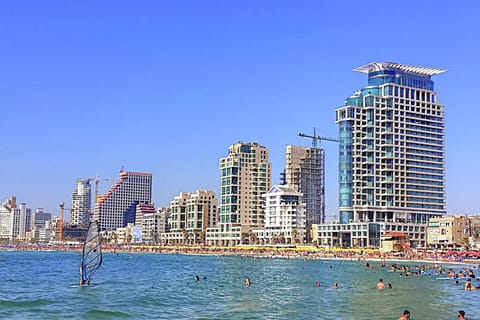 Tel Aviv: Private Yacht Tour with Wine and Guide