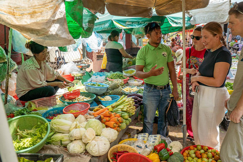 Excursión de un día entero en Vespa por la Isla de la Seda, con comida en casa local incluida