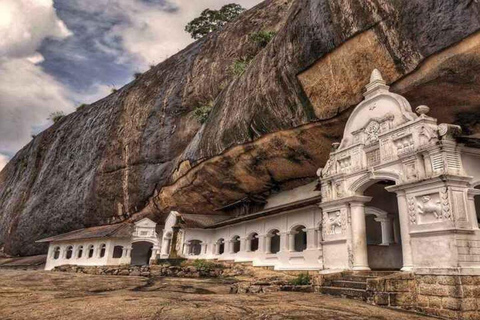 Kolombo: Sigiriya, jaskinie Dambulla, całodniowa wycieczka do dzikiego życia