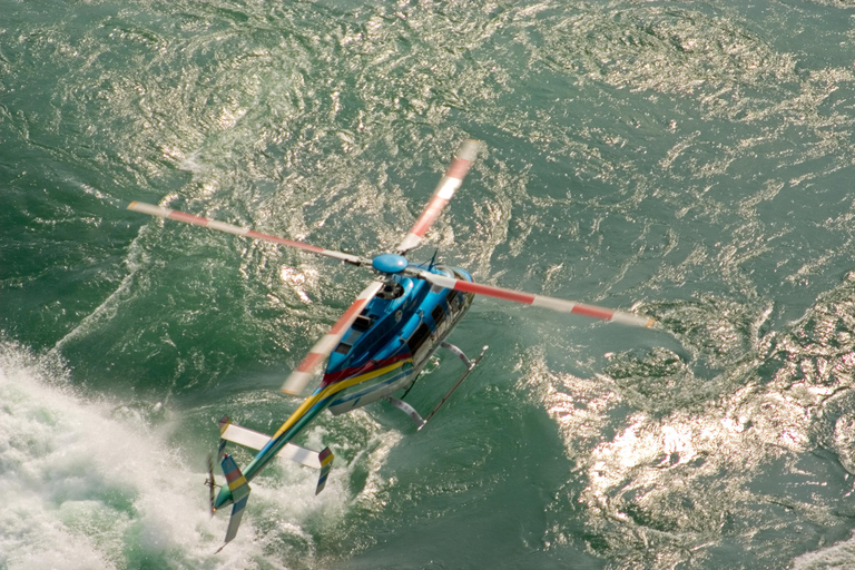 From Toronto: Private Niagara Falls Helicopter Tour & Lunch
