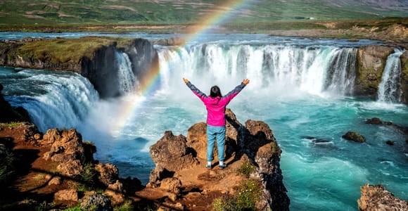 Akureyri: Lake Mývatn, Goðafoss, & Grjótagjá Minibus Tour