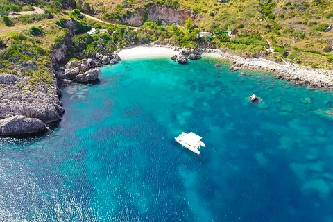 Da Cefalù: escursione in catamarano allo Zingaro e a Scopello