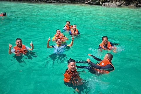 Krabi: Iconic 4 Islands Day Tour by Longtail Boat with Lunch