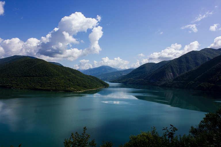 Von Tiflis aus: Ananuri Festung und Kazbegi Tagestour