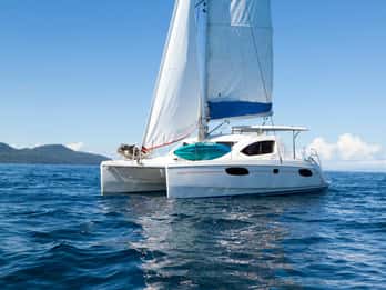 Torrevieja: Experience tour with the Apaleo catamaran