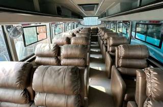 Kathmandu nach Pokhara Sofa Seat- Relaiable Int. Bus
