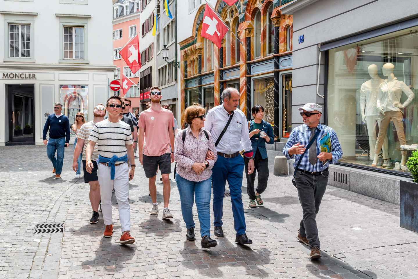 Zurich: City Highlights Tour by Bus, Cable Car, and Ferry - Tour in English