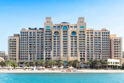 Dubai: Fairmont The Palm Day Pass with GMC Yukon Transfer