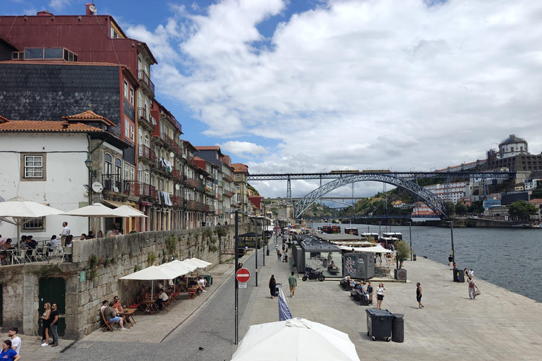 Porto: Walking Tour Highlights with Local Guide (smallgroup) Porto: Walking Tour with Local guide (Private)