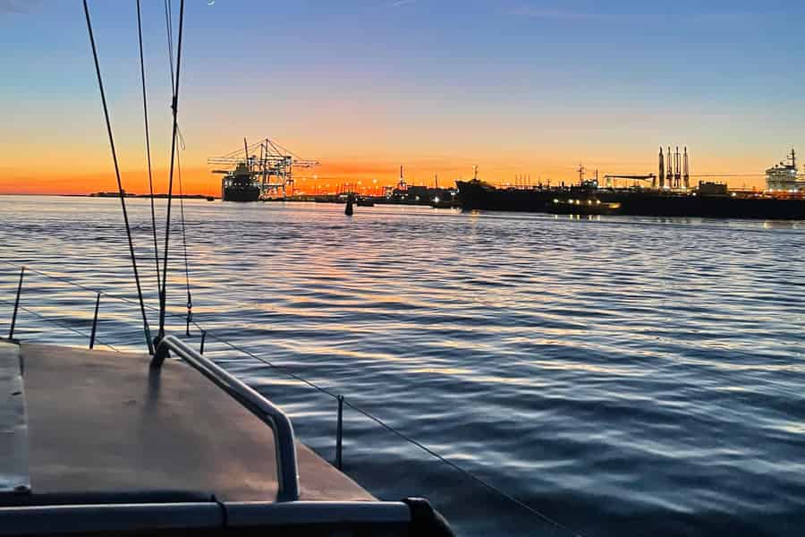 Göteborg: Segeltour bei Sonnenaufgang mit Frühstücksbuffet. Foto: GetYourGuide Göteborg: Segeltour bei Sonnenaufgang mit Frühstücksbuffet. Foto: GetYourGuide