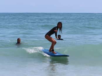 Phuket: Prywatne lekcje surfingu na pięknej plaży Kata