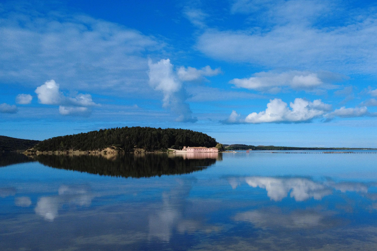 Excursion d&#039;une journée à : Apollonia, la lagune de Narta et le monastère de ZvernecExcursion d&#039;une journée à Apollonia, la lagune de Narta et le monastère de Zvernec