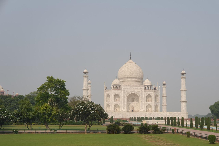 Z Delhi: Taj Mahal Tour by Gatiman Express.Z Delhi: Taj Mahal Tour by Gatiman Express (wszystko wliczone w cenę)