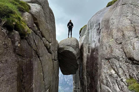 Stavanger: Visita guiada a Kjerag y excursión en ferry por el fiordo de Lysebotn