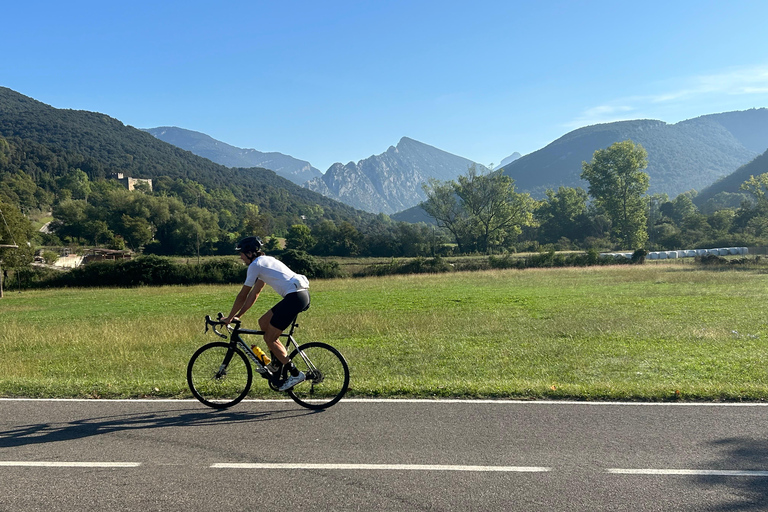 Olot: Guided Road Bike Route through the Pyrenees Olot: Guided Road Bike Tour in the Pyrenees