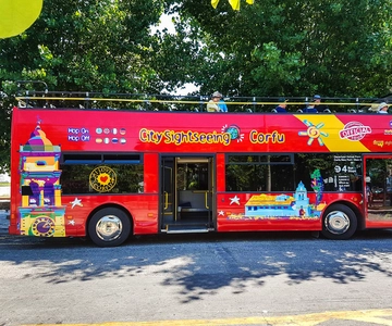 Corfu: Stadsrondleiding met hop-on-hop-off-bustour