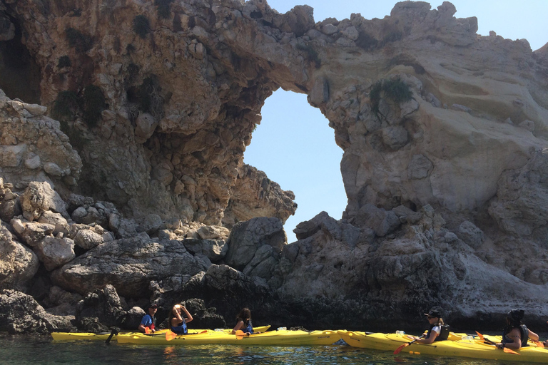 Rodas en kayak de mar &quot;Tras las huellas de los piratas&quot;