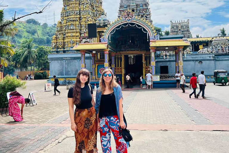 Au départ de Sigiriya : visite de la ville de Kandy avec arrêts clés