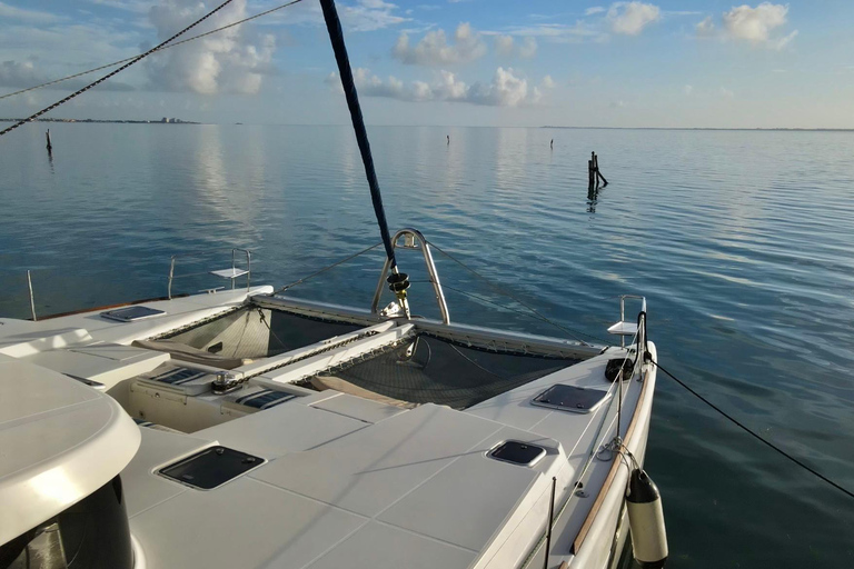 Van Riviera maya; catamaran alleen voor volwassenen naar isla mujeres