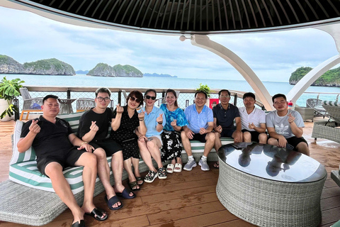 河内/卡巴兰哈湾游轮 - 皮划艇、按摩浴缸、滑水道河内/吉婆兰哈湾游船之旅：皮划艇、按摩浴缸、滑水道