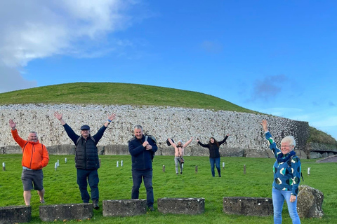 من دبلن: رحلة ليوم واحد إلى نيوجرانج ووادي بويندبلن: رحلة ليوم واحد إلى نيوغرانغ ووادي بوين