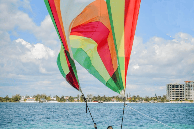 Isla Mujeres:From Cancún Catamaran to Isla Mujeres, Open Bar