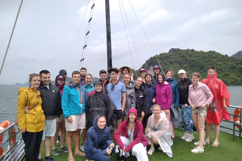 Von Ha Noi - Ganztagesausflug Ha Long Bay