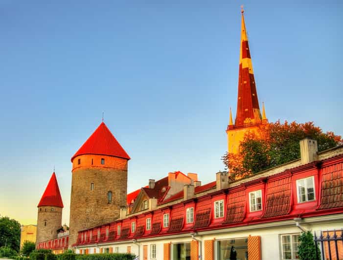 Tallinn: Capture the most Photogenic Spots with a Local