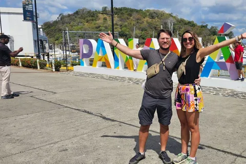 Panamá: Escala privada no Canal do Panamá e visita à cidade
