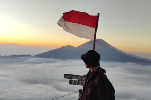 From Amed: Mount Batur Sunrise Guided Hike & Breakfast