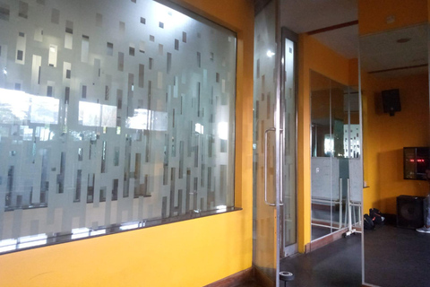 Kampala: Zumba Fitness Dance Class with Local Instructor