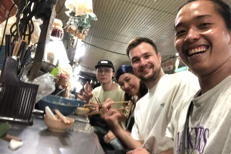 Da Nang: Tour a piedi del cibo come un localeFoodtour nascosto a Danang: Mangia come un abitante del luogo con i vietnamiti
