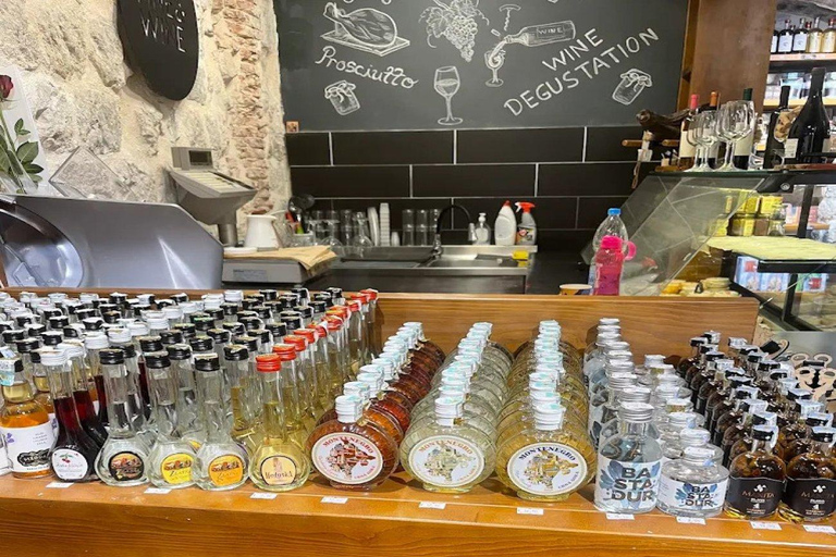 Kotor: Old Town Charms & 9 Local Tastings with Souvenirs