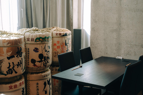 Degustación ilimitada de sake con degustación de sushi Omakase en TokioCata ilimitada de sake con 10 piezas de sushi omakase en Tokio