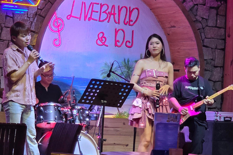 Da Nang: Nightlife Tour & Pub Crawl with Rooftop Bar & Clubs Da Nang: Guided Nightlife Tour with Rooftop, Club, Bar Visit