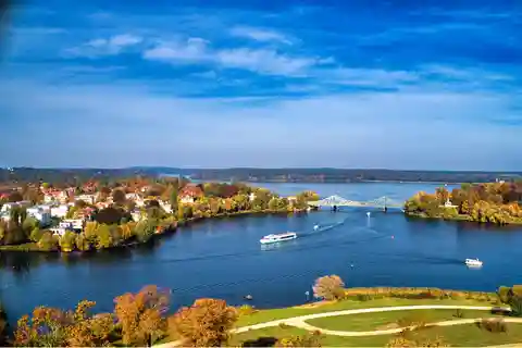 Potsdam: A visita nocturna a Wannsee. Palácios, parques e moradias.