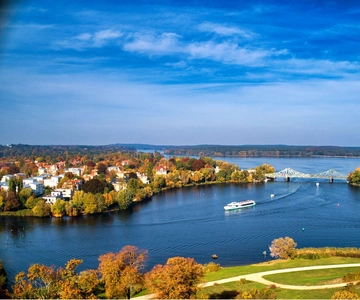 Potsdam: Wannsee-turen om aftenen. Slotte, parker og villaer.