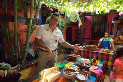 El Quelite: Taller de elaboración de salsa y tortillas con molcajete