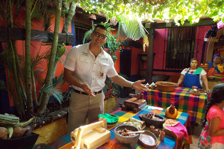 El Quelite: Taller de elaboración de salsa y tortillas con molcajete