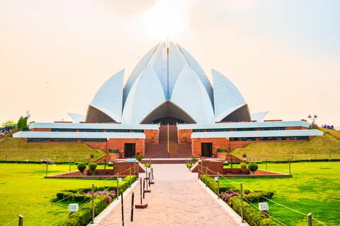 New Delhi: Lotus Temple Private Tour by Car w/ Skip-the-Line