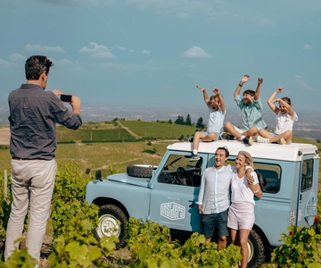From Lyon: Beaujolais & Burgundy Private Tour by Defender