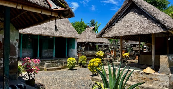 Ubud: Family Compound, Temple, and Rice Terraces Tour